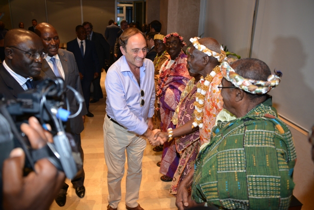 Paulo Portas arriver is Abidjan